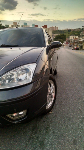 Ford Focus 2.0 Glx - Completo