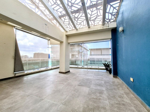 Penthouse En Venta En Evaristo Morales, Santo Domingo, 3 Habitaciones, 2niveles, Terraza Privada