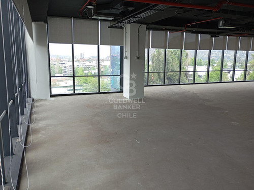 Oficina Ubicada Frente Portal La Dehesa, Lo Barnechea