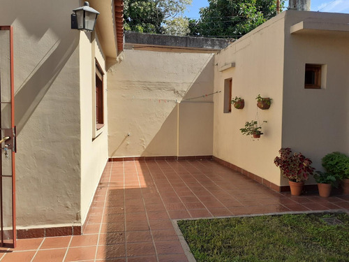 Imagen 21 de 30 de Chalet Sobre Lote De 10 X 32 - Parque Ayerza - Castelar Nort