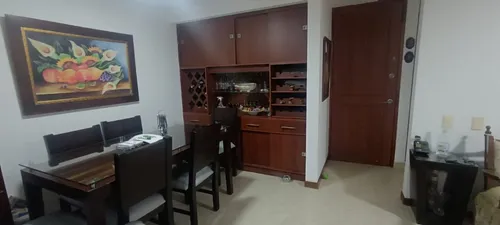 Vendo Apartamento Super Bien Ubicado En La Loma De Los Bernal