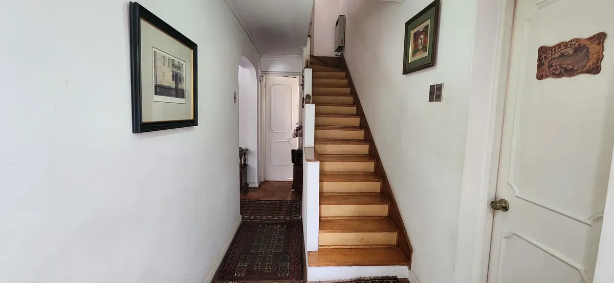 Imagen 4 de 22 de Casa 3d/3b Con Excelente Ubicación Y Potencial De Remodelar