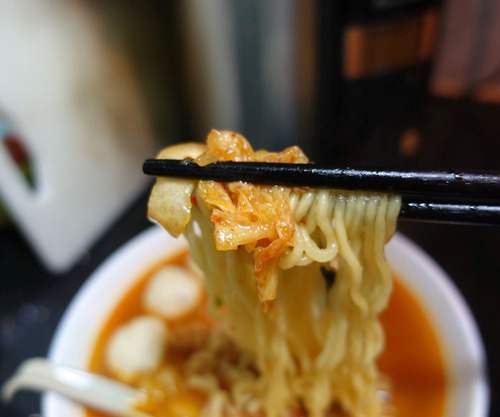 Imagen 3 de 5 de Ramen Coreano Shin Kimchi Big Bowl 112g Nongshim 3 Piezas