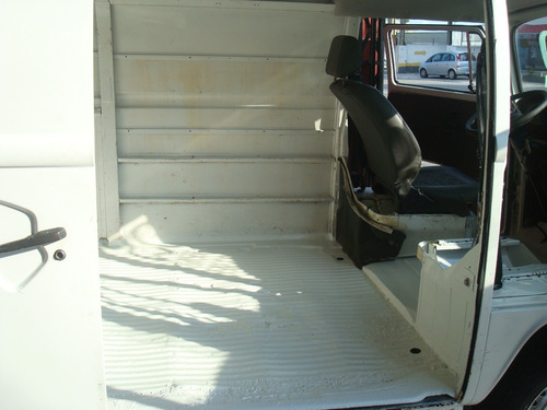 Volkswagen Kombi 1.6 Carat 3p