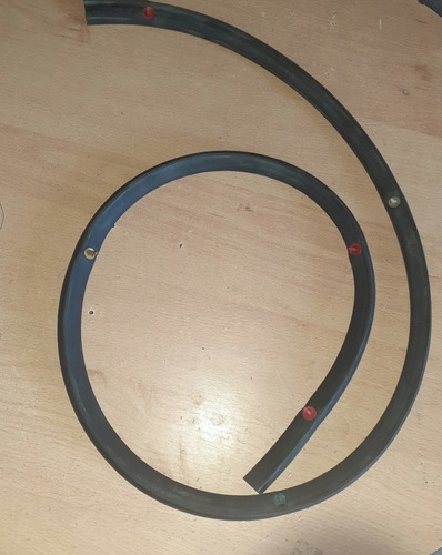 Goma De Capot Toyota Yaris