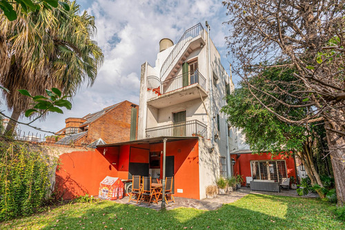 Increíble Residencia - 9 Ambientes - Gran Jardín Con Parrilla - Cochera - Belgrano R