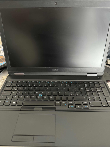 Laptop Dell Latitude 5580 Core I5 Vpro 7ma Gen 8ram 15.6 (Usado)