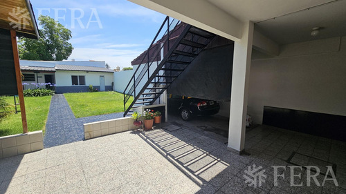 Venta De Casa De 5 Ambientes Con Cochera Y Quincho En Wilde