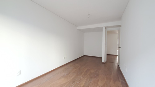 Imagen 10 de 13 de Venta Apartamento, 2 Dormitorios. Ciudad Vieja Con Patio.