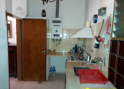 Venta De Casa En Merlo, Excelente Ubicación