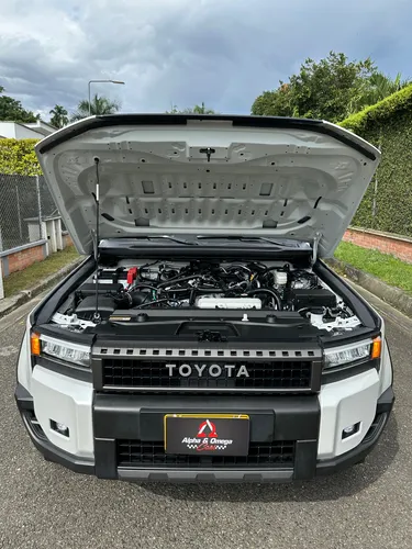 Toyota Prado Txl 2.4 Gasolina First Edition