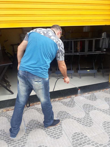 Imagem 2 de 5 de Dedetização Geral Barreira Química E Desratização