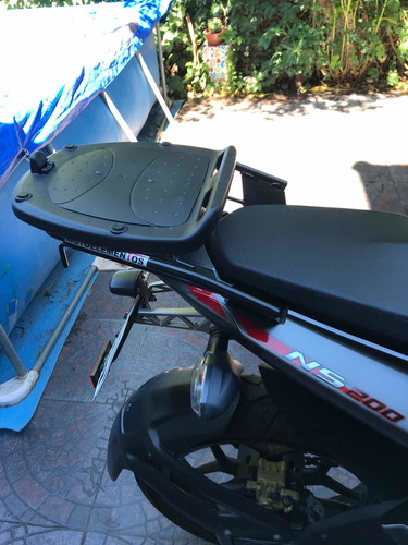 Bajaj Ns200