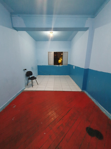 Aluga Quarto Para Rapazes Ou Moças Excelente Localização.