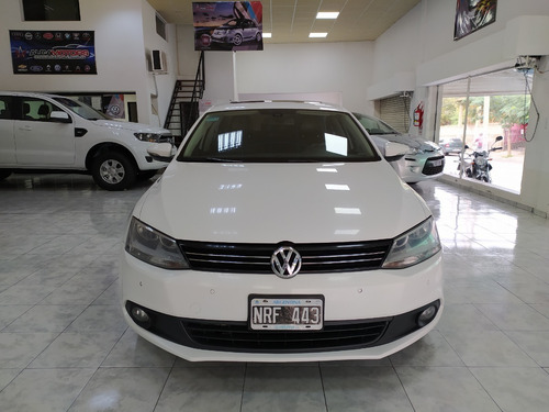 Imagen 6 de 14 de Volkswagen Vento Luxury Tiptronic 2014