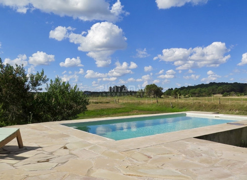 Venta Hermosa Casa Con Piscina En Arenas De Jose Ignacio