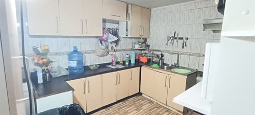 Casa En Venta De 5 Dorm. En Quilicura