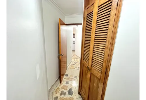 Apartamento En Venta En Laureles, Medellín Con Parqueadero Cubierto