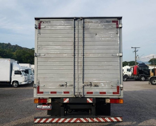 Imagem 5 de 15 de Mercedes Benz 710 - Baú 6.40m