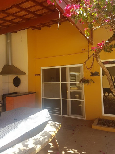 Chácara Com Ótima Localização Em Amparo-sp (4 Suítes)