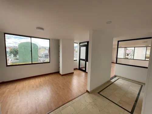 Oficina En Arriendo/venta En Lago Gaitan. Cod A17149