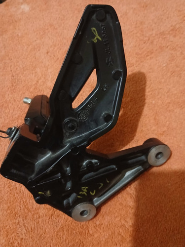 Apoya Pie Trasero Izquierdo Bajaj Rouser Ns200