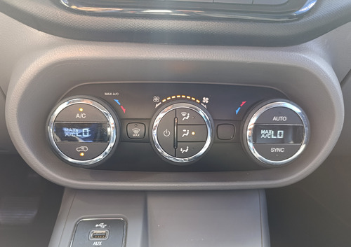 Fiat Toro 1.8 16v Freedom Flex 4x2 Aut. 4p
