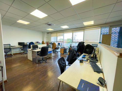 Edificio Con Bodegas Y Oficinas Habilitadas + Terraza
