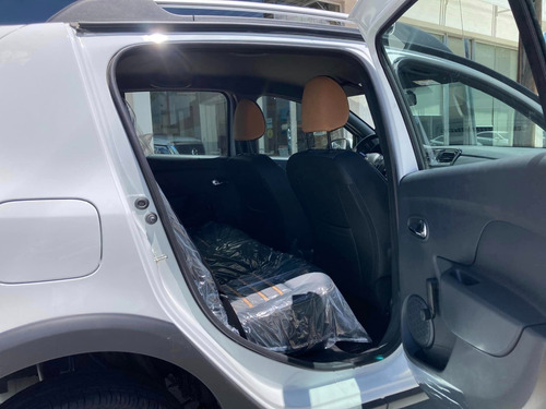 Imagen 11 de 17 de Renault Stepway Ph2 1.6 16 Válvulas Zen 0km My2023