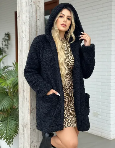 "Casaco Ted Teddy: Inverno Estiloso por R$ 64! ❄️"