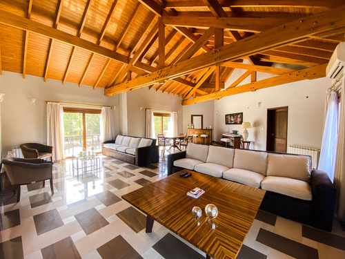 Casa En Venta 15 Ambientes En Saint Thomas Sur, Canning