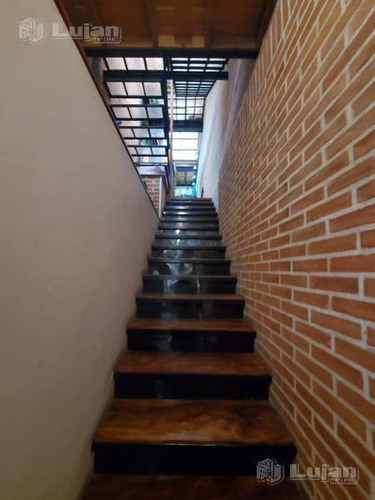 Imagen 11 de 18 de Espectacular Edificio Oficinas Garaje Para 4 Autos Y Piso Único Vivienda 3 Ambs