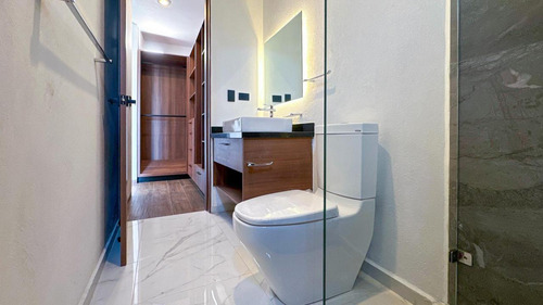 Casa En Venta En Metepec Con Diseño Moderno Y Jardín Interno
