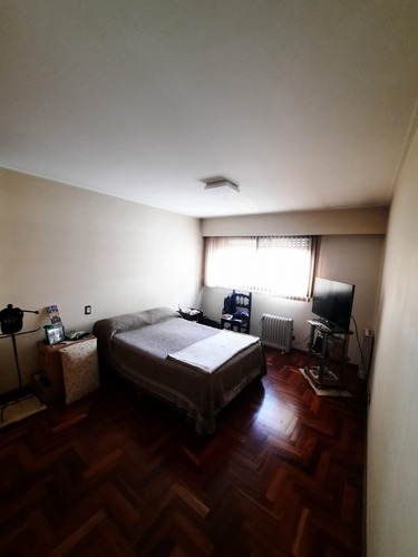 Imagen 7 de 14 de Piso Completo Con Vista A Plaza Colon!