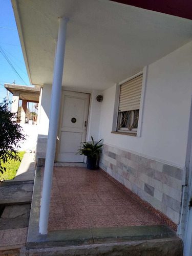 Vendo Casa Con Galpón