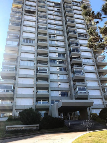 Departamento - Playa Mansa