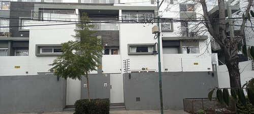 Imagen 2 de 30 de Vicente Lopez - Florida. 2 Dormitorios- 2 Baños. Con Cochera Y Jardin