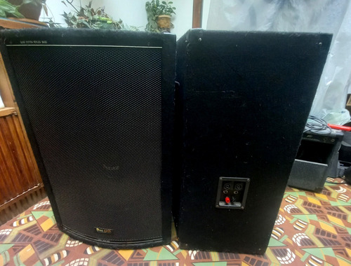 Vendo Dos Parlantes Funcionando (72cm De Alt. 42cm De Ancho)