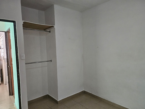 Casa Ubicada, Remodelada, De Un Solo Nivel , De Una Recamara, Baño, 47 M2 C, En La Unidad Habitacional Santa Fe , Imss