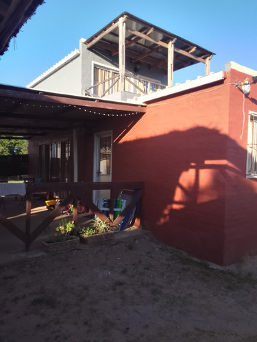 Casa De Tres Dormitorios