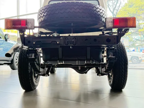 Toyota Land Cruiser 79 4.0 Chasis