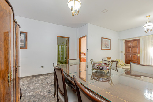 Venta Casa 3 Amb C/ Cochera-patio-lavadero-permuta
