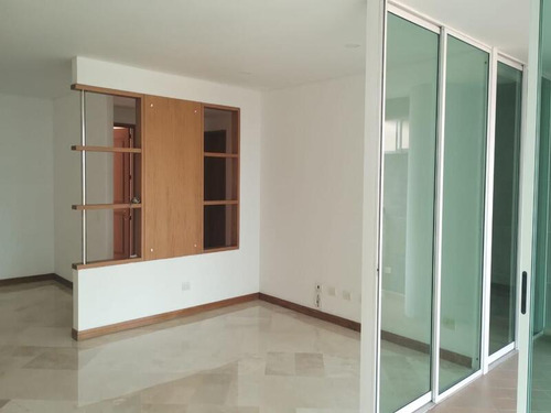 Apartamento En Venta Ubicado En Medellin Sector Santa Teresita (23363).