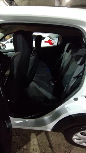 Imagen 15 de 16 de Renault Kwid 1.0 Life