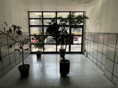 Departamento En Venta Totalmente Remodelado Con Excelentes Espacios