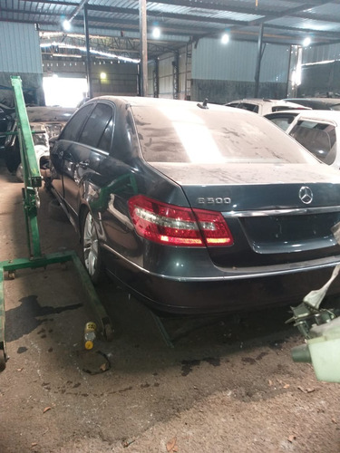 Imagem 2 de 3 de Mercedes E500