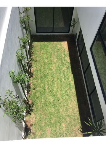Residencia De 4 Recámaras En Fraccionamiento Dolores, Con Muebles, Pachuca