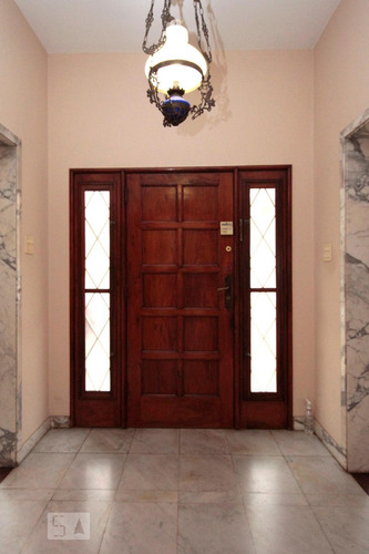 Casa À Venda - Pacaembu, 3 Quartos, 250 - S893129002