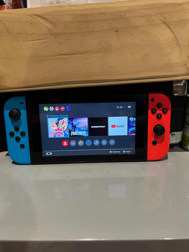 Nintendo Switch: Consola, Joy Cons, Estuche Y Juego.