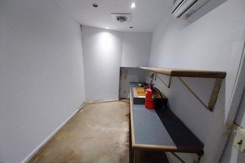Local En Muy Buena Ubicación | Ex Sucursal Bancaria | Muy Buen Estado